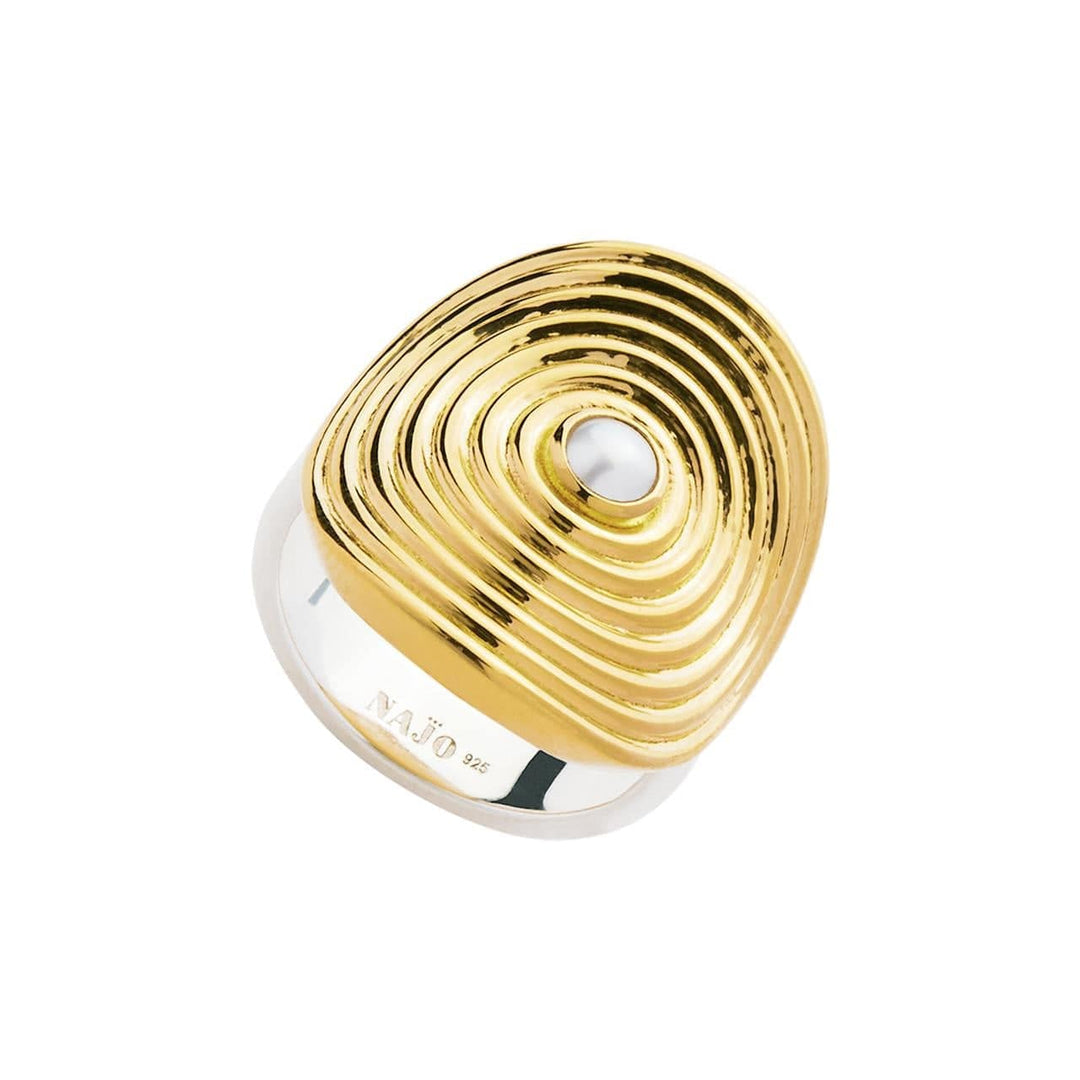 Pearl & gold ring by Najo Pearl & gold ring by Najo